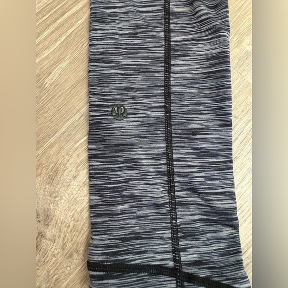 Lululemon Leggings Size 4 - Picture 10 of 11